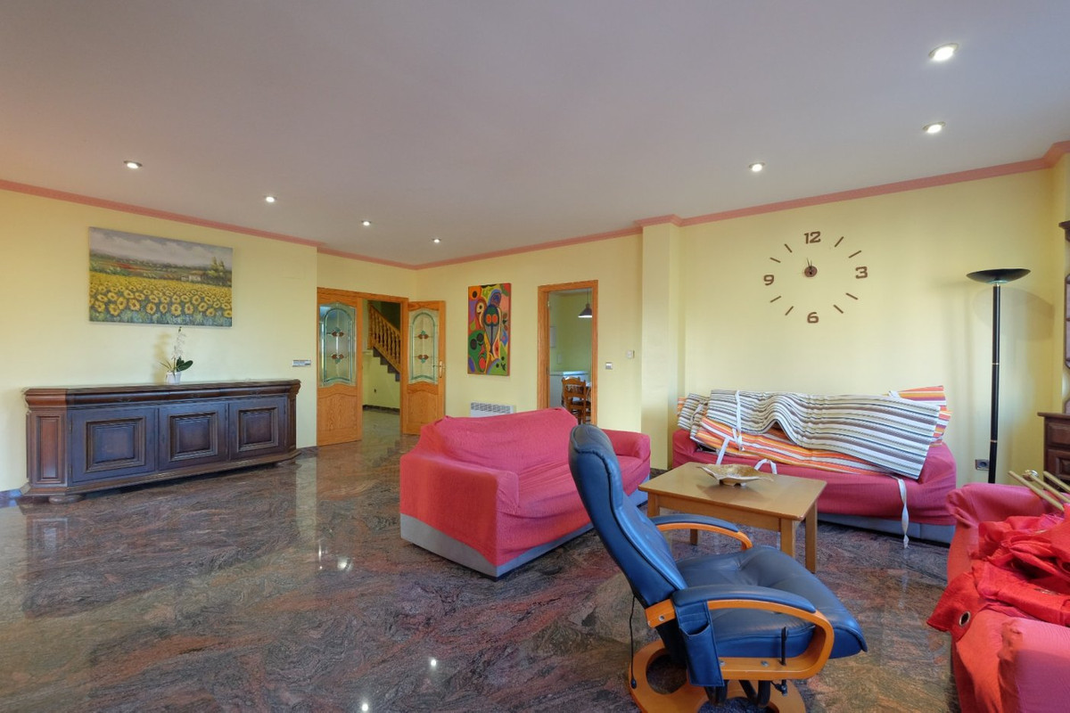 9 Bed Townhouse for sale in Calpe Costa Blanca, Alicante, Spain