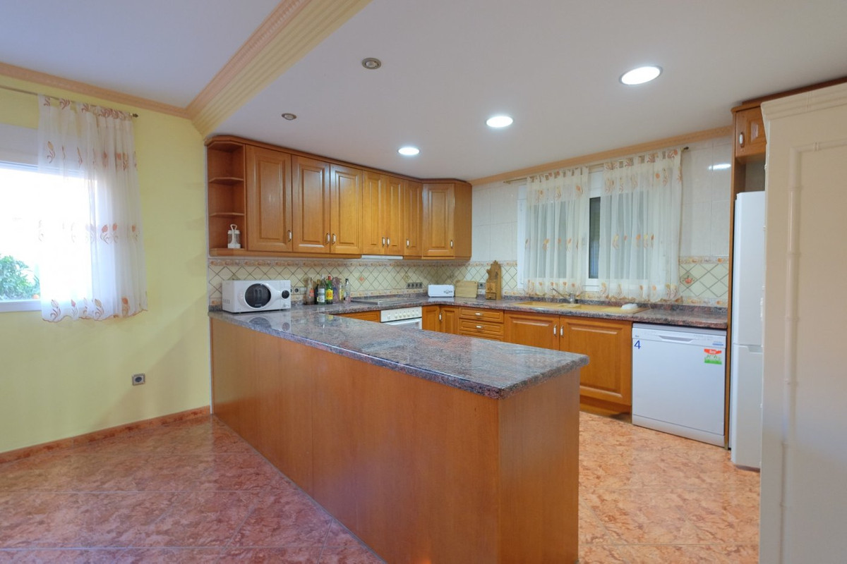 9 Bed Townhouse for sale in Calpe Costa Blanca, Alicante, Spain