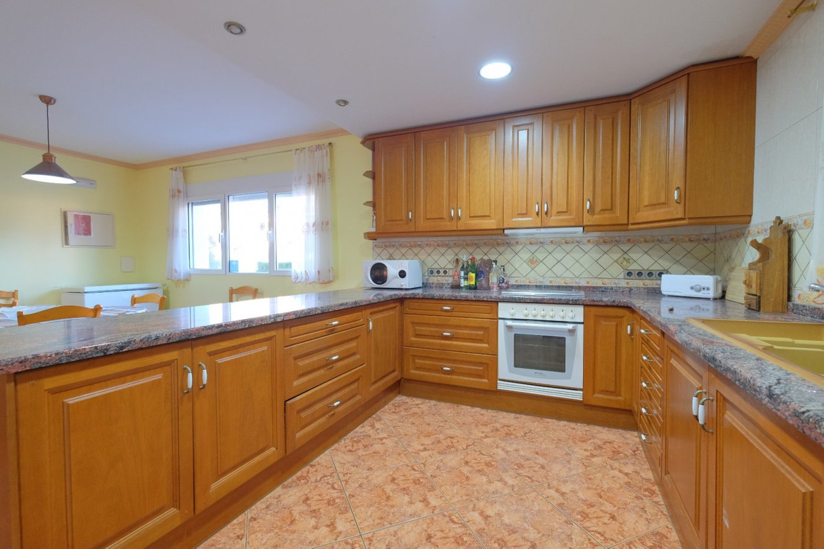 9 Bed Townhouse for sale in Calpe Costa Blanca, Alicante, Spain