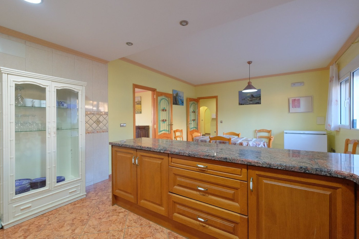 9 Bed Townhouse for sale in Calpe Costa Blanca, Alicante, Spain