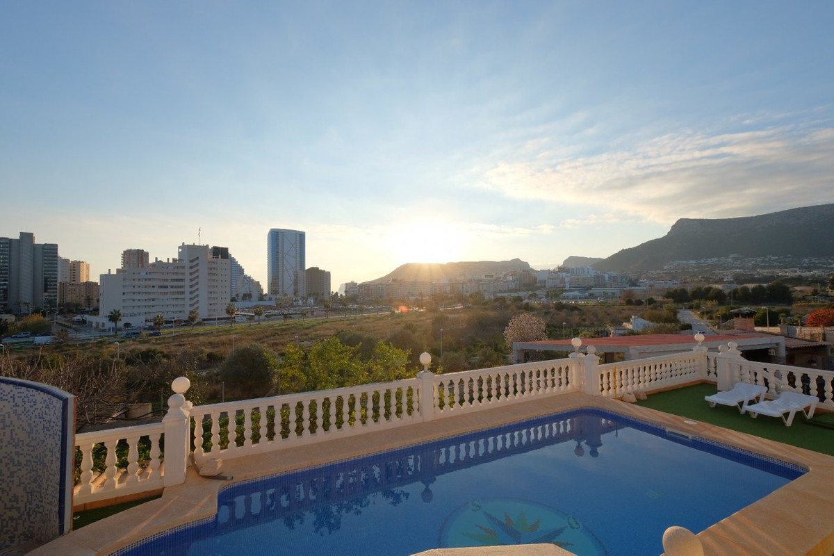 9 Bed Townhouse for sale in Calpe Costa Blanca, Alicante, Spain