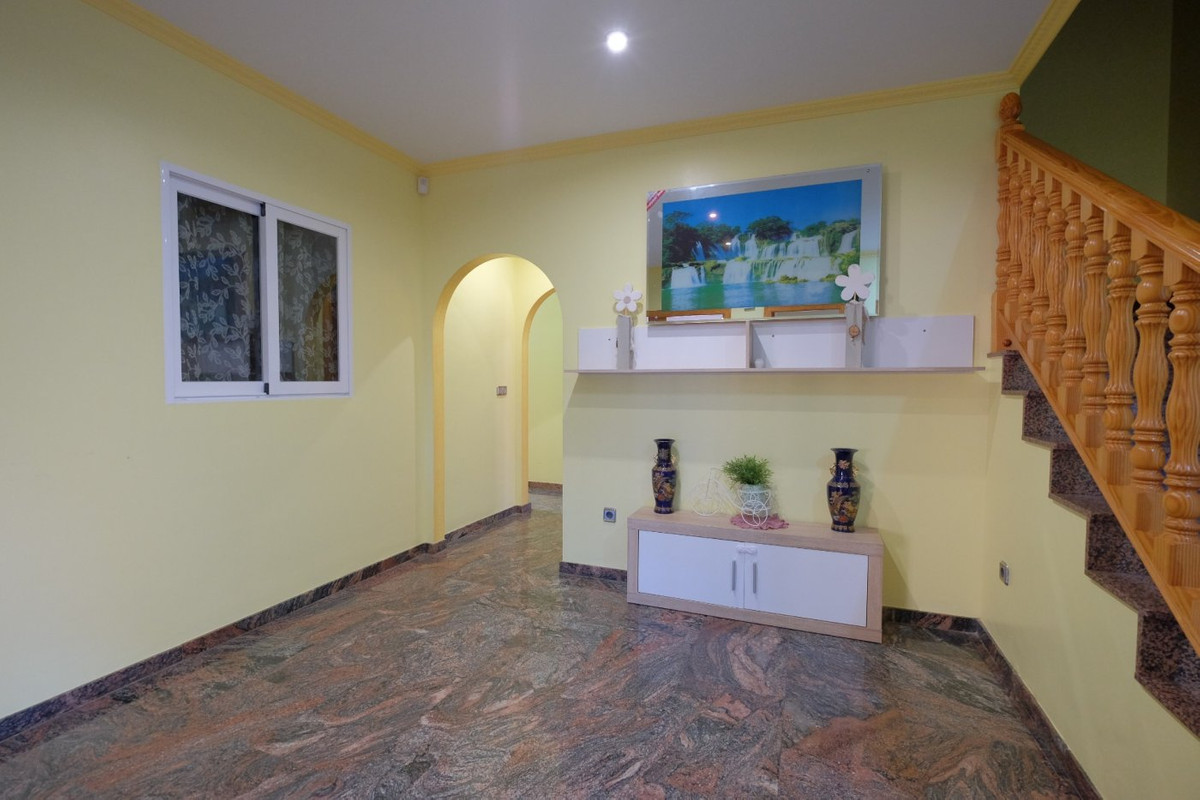 9 Bed Townhouse for sale in Calpe Costa Blanca, Alicante, Spain