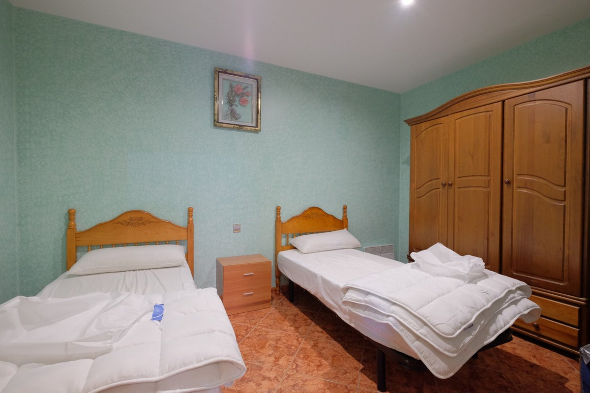 9 Bed Townhouse for sale in Calpe Costa Blanca, Alicante, Spain