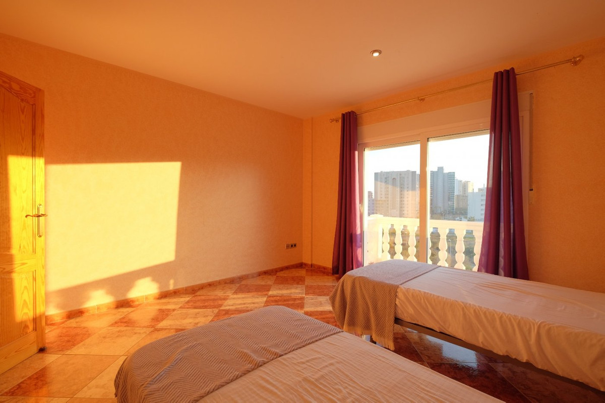 9 Bed Townhouse for sale in Calpe Costa Blanca, Alicante, Spain