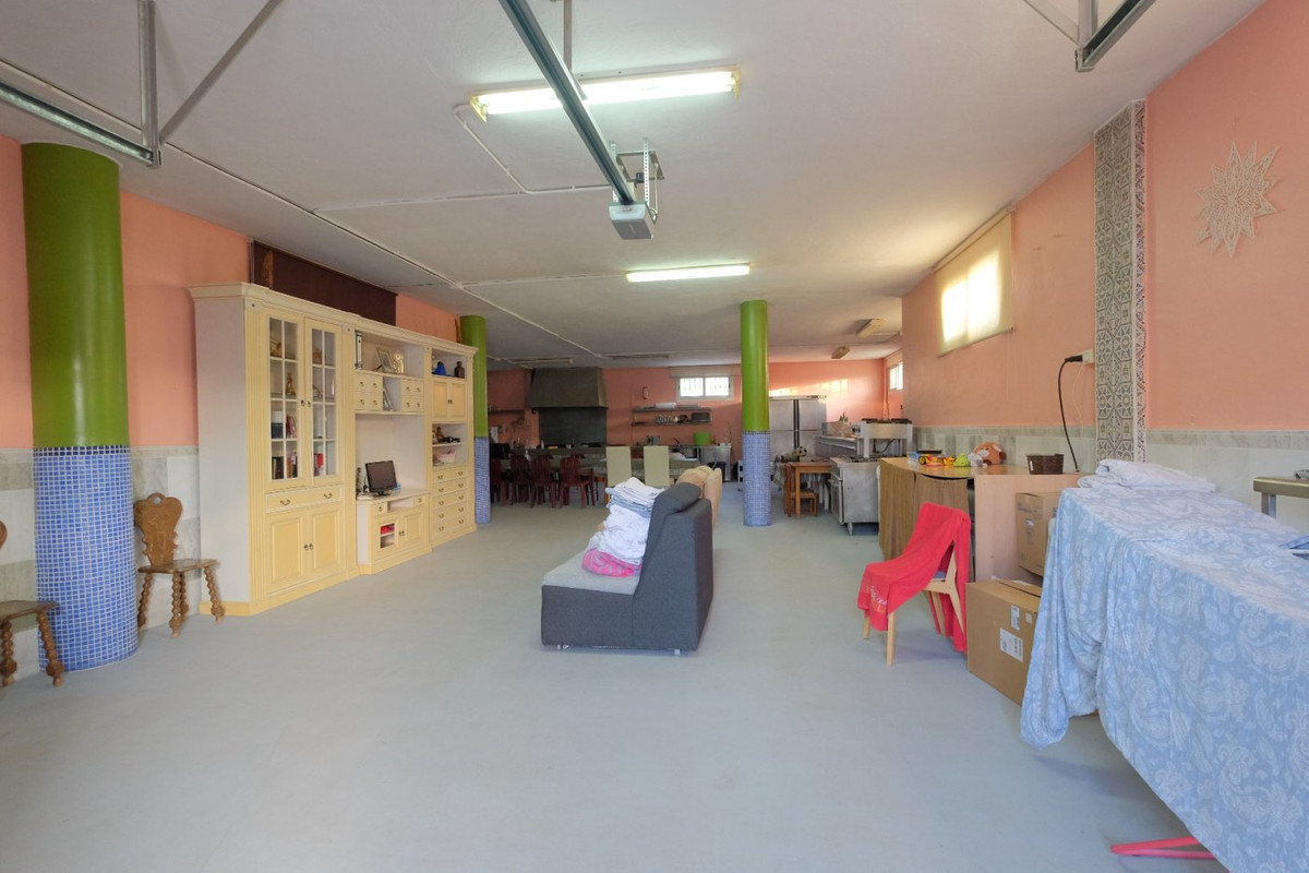 9 Bed Townhouse for sale in Calpe Costa Blanca, Alicante, Spain