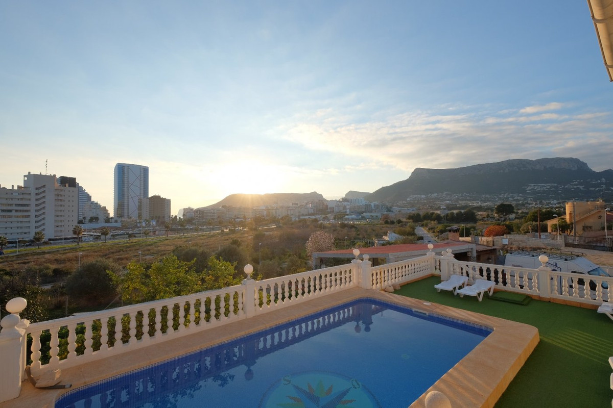 9 Bed Townhouse for sale in Calpe Costa Blanca, Alicante, Spain