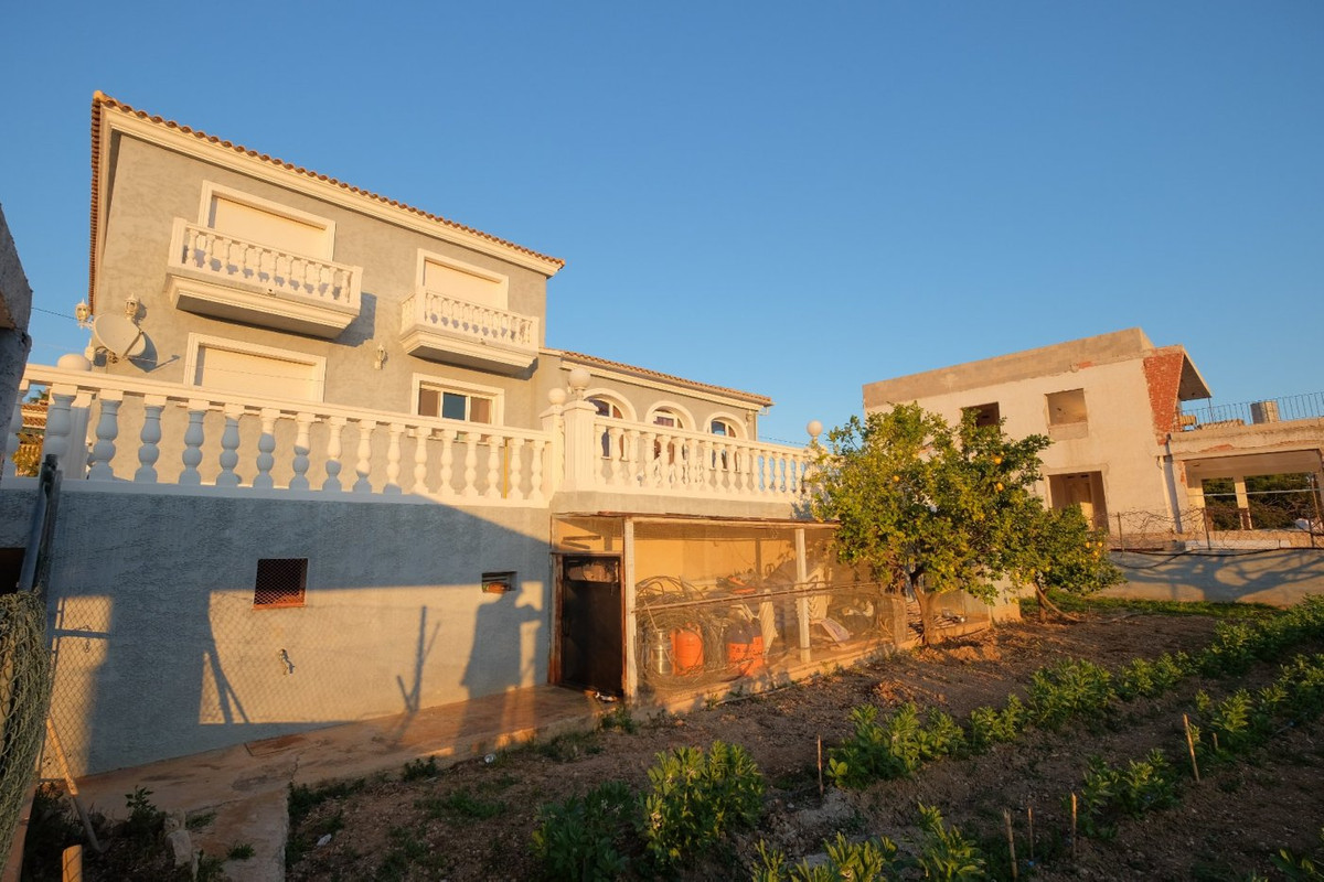 9 Bed Townhouse for sale in Calpe Costa Blanca, Alicante, Spain