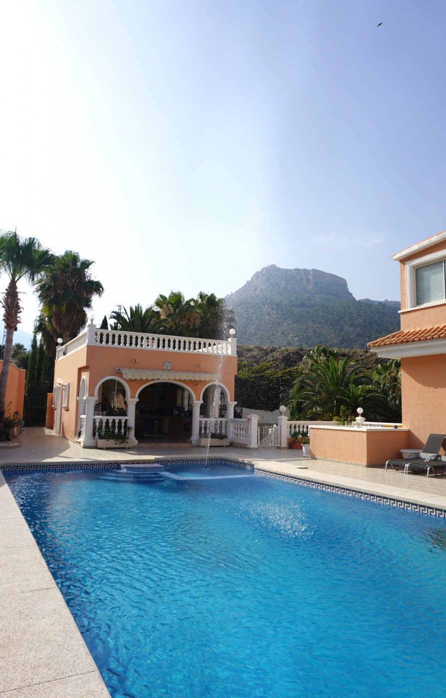 Se vende Villa - Chalet de 5 dormitorios en Costa Blanca, Alicante, España