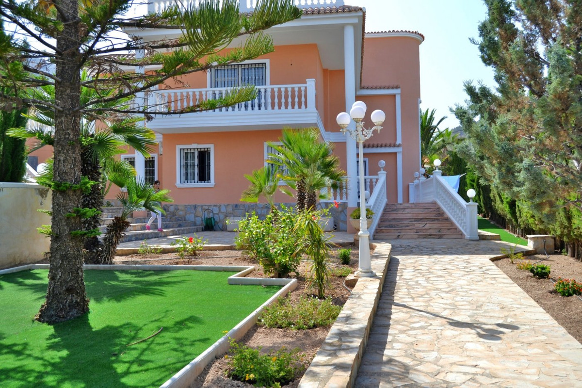 Se vende Villa - Chalet de 5 dormitorios en Costa Blanca, Alicante, España