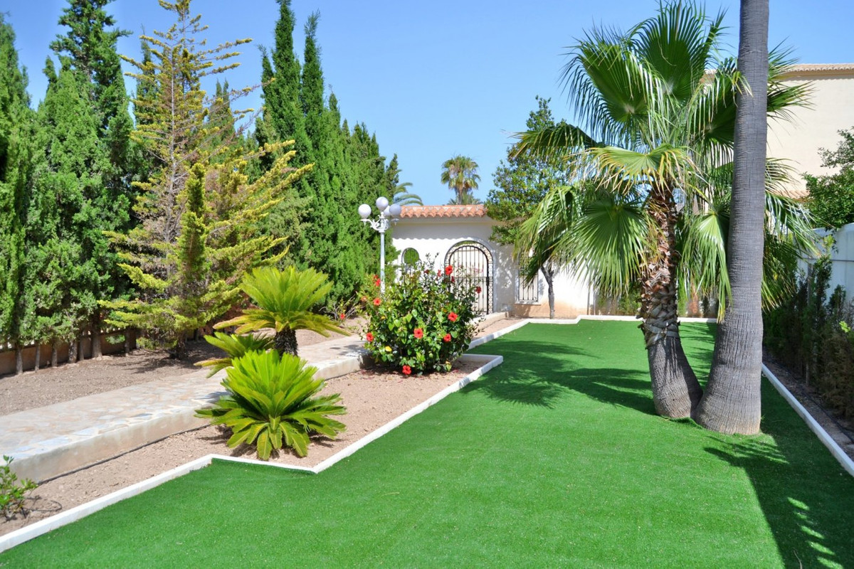 Se vende Villa - Chalet de 5 dormitorios en Costa Blanca, Alicante, España
