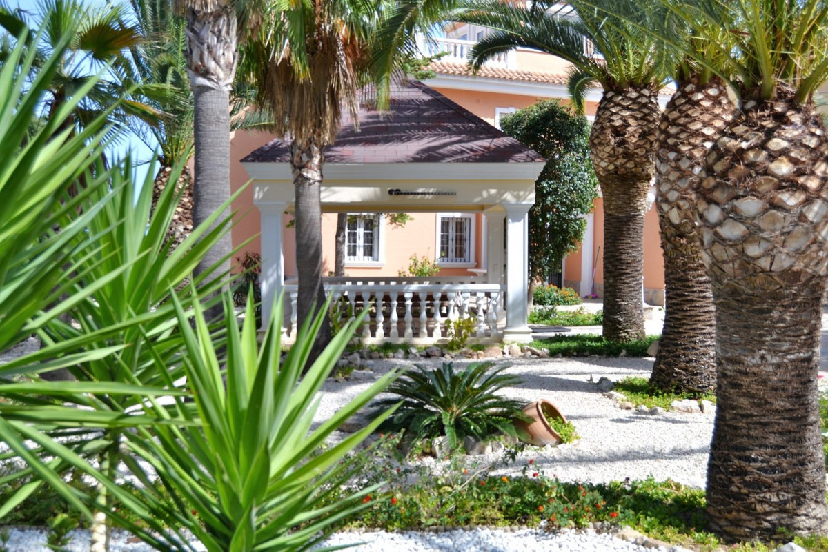 Se vende Villa - Chalet de 5 dormitorios en Costa Blanca, Alicante, España