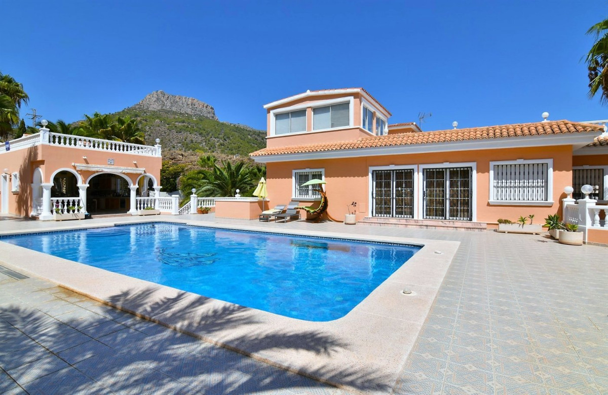 Se vende Villa - Chalet de 5 dormitorios en Costa Blanca, Alicante, España