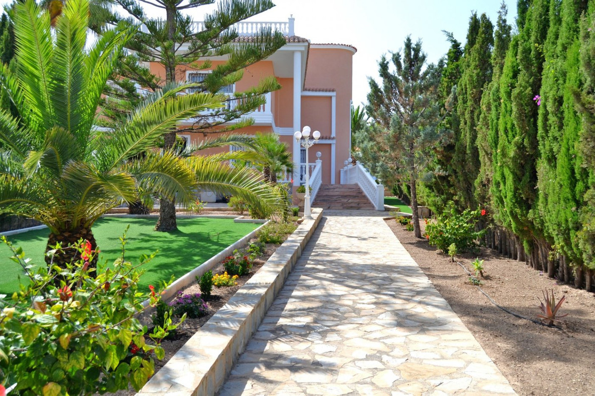 Se vende Villa - Chalet de 5 dormitorios en Costa Blanca, Alicante, España