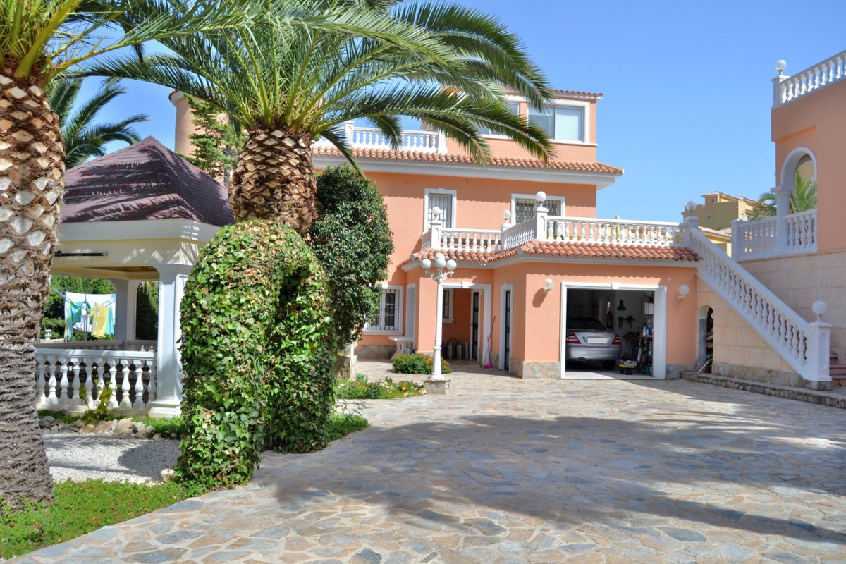 Se vende Villa - Chalet de 5 dormitorios en Costa Blanca, Alicante, España