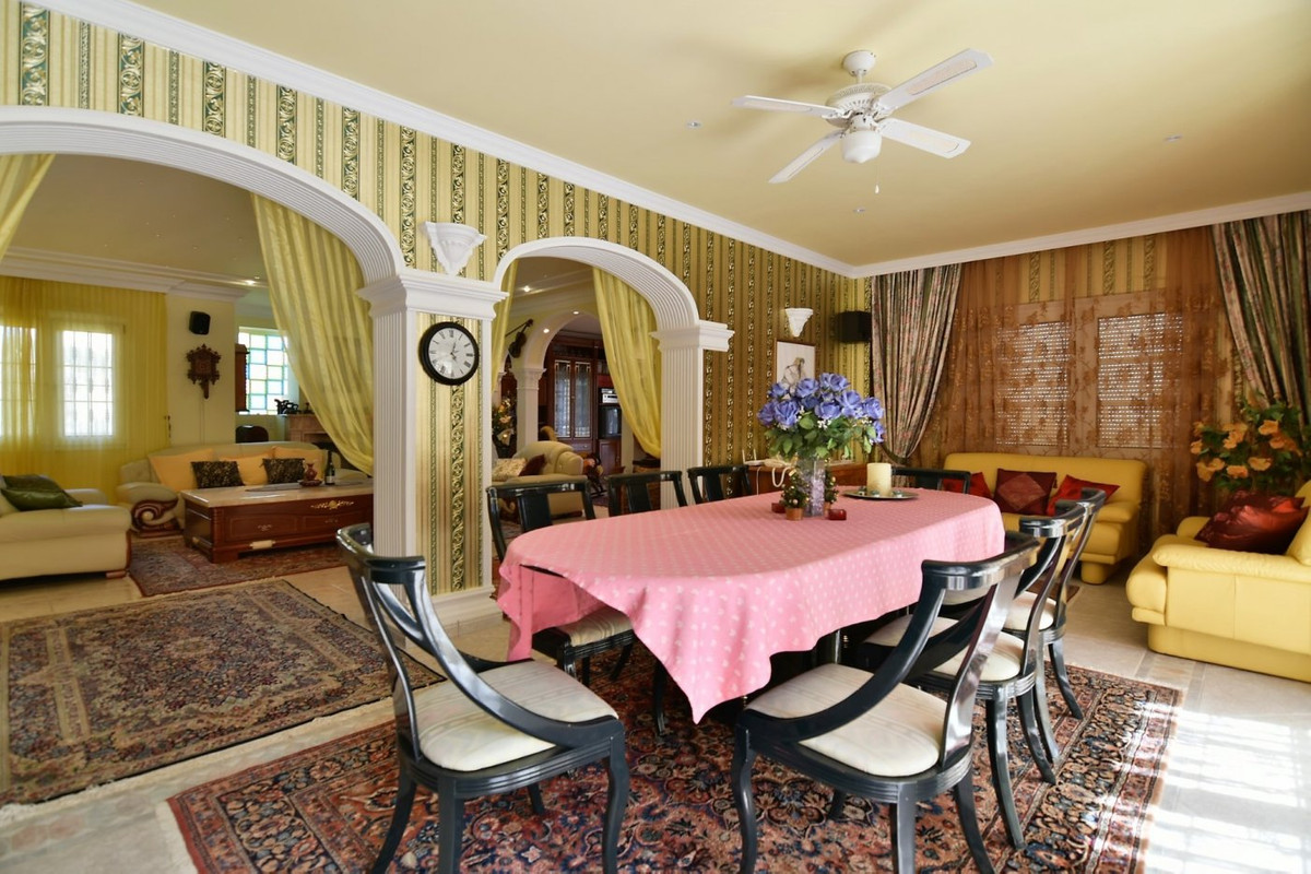 Se vende Villa - Chalet de 5 dormitorios en Costa Blanca, Alicante, España