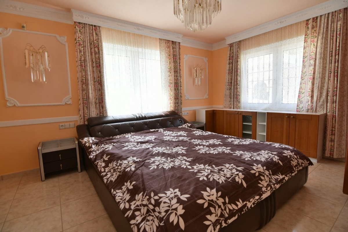 Se vende Villa - Chalet de 5 dormitorios en Costa Blanca, Alicante, España