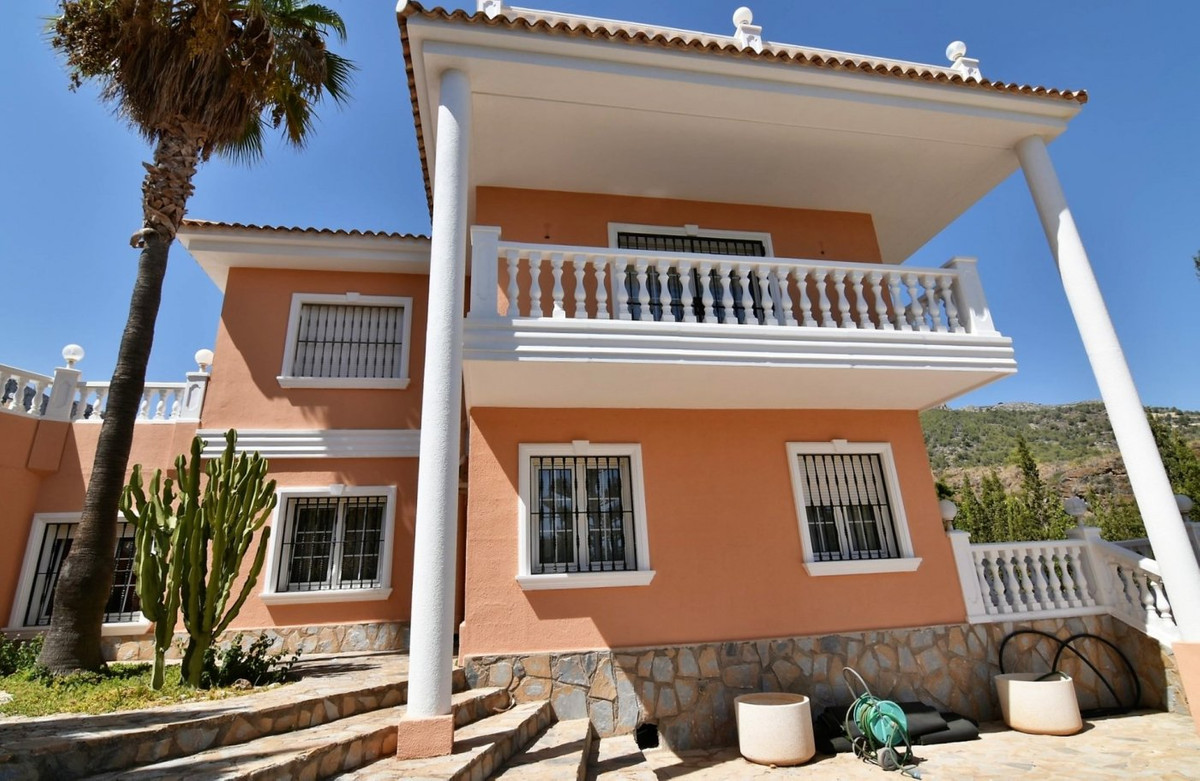 Se vende Villa - Chalet de 5 dormitorios en Costa Blanca, Alicante, España