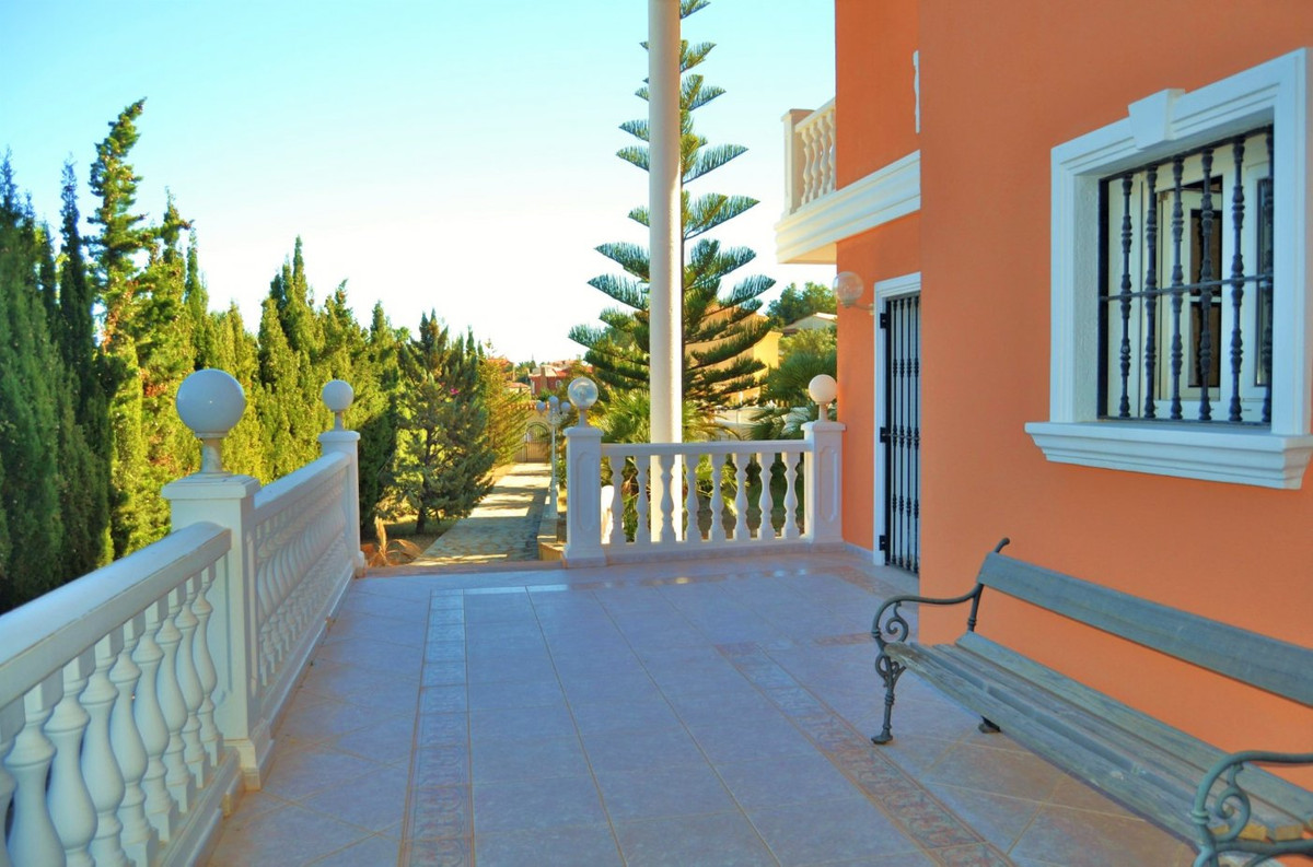Se vende Villa - Chalet de 5 dormitorios en Costa Blanca, Alicante, España