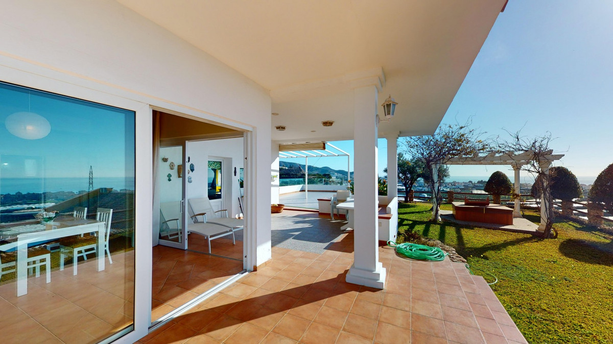 3 Bed Townhouse for sale in Torrox Costa Del Sol East, Málaga, Spain
