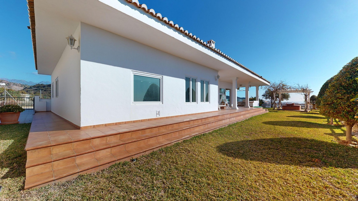 3 Bed Townhouse for sale in Torrox Costa Del Sol East, Málaga, Spain