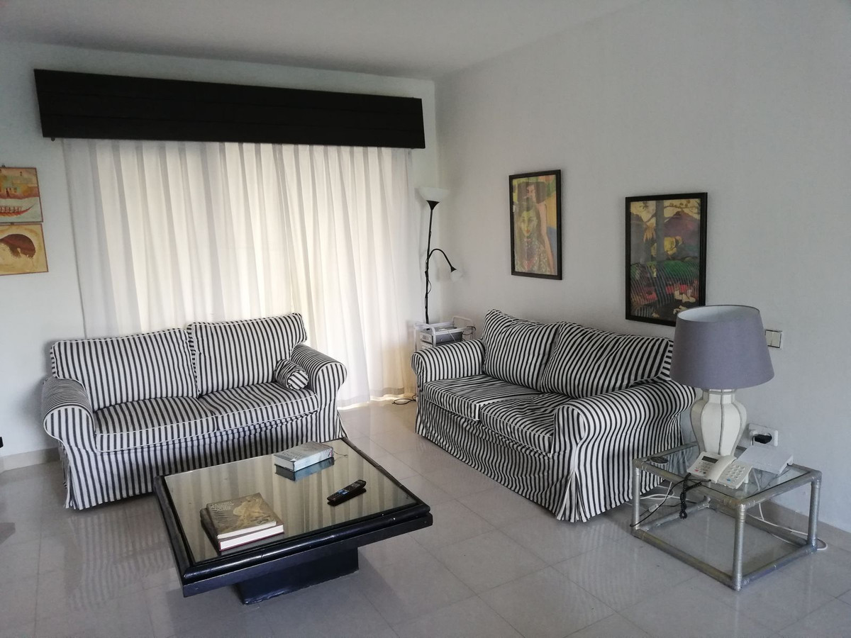 Se vende Apartamento Planta Media de 2 dormitorios en Costa Del Sol, Málaga, España