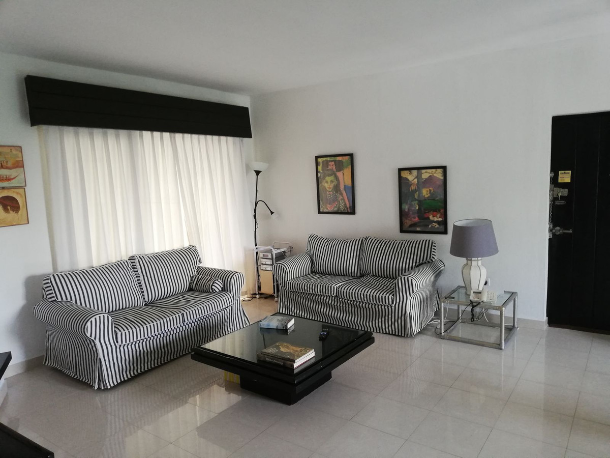 Se vende Apartamento Planta Media de 2 dormitorios en Costa Del Sol, Málaga, España