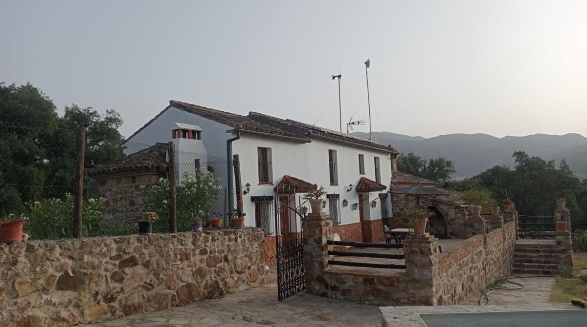 4 Bed Townhouse for sale in Cortes De La Frontera Costa Del Sol, Málaga, Spain