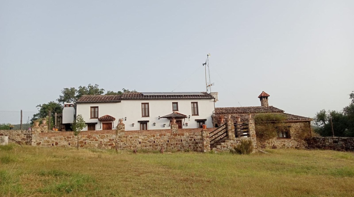 4 Bed Townhouse for sale in Cortes De La Frontera Costa Del Sol, Málaga, Spain