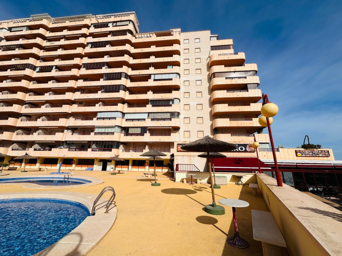 Se vende Apartamento Planta Baja de 2 dormitorios en Costa Blanca, Alicante, España