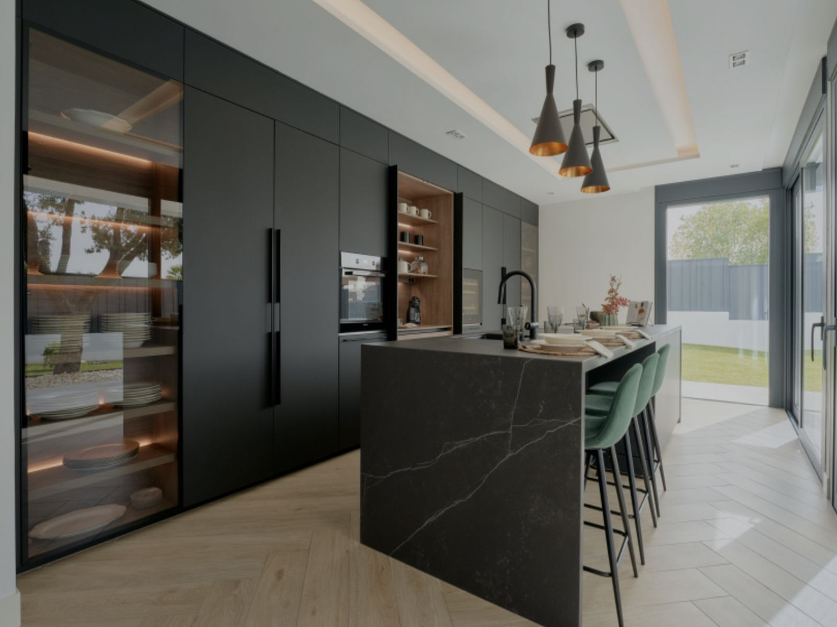 Se vende Villa - Chalet de 5 dormitorios en Costa Del Sol, Málaga, España