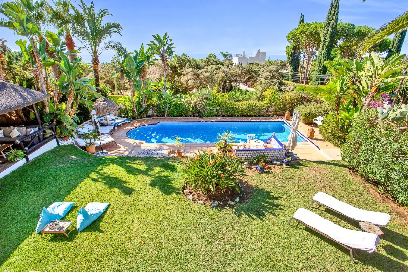 6 Bed Townhouse for sale in Marbesa Costa Del Sol, Málaga, Spain