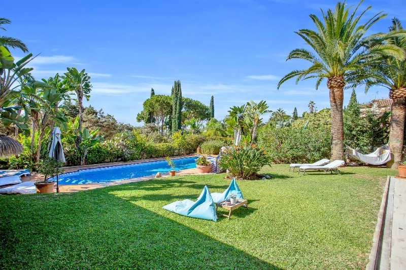 6 Bed Townhouse for sale in Marbesa Costa Del Sol, Málaga, Spain