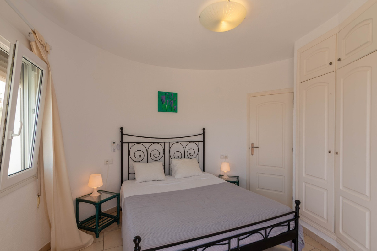 Se vende Villa - Chalet de 3 dormitorios en Costa Blanca, Alicante, España