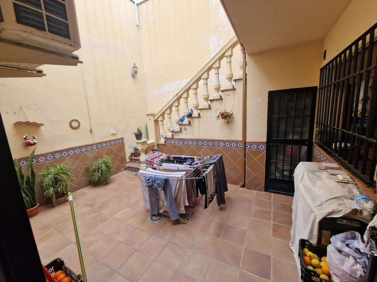 Se vende Villa - Chalet de 5 dormitorios en Costa Del Sol, Málaga, España