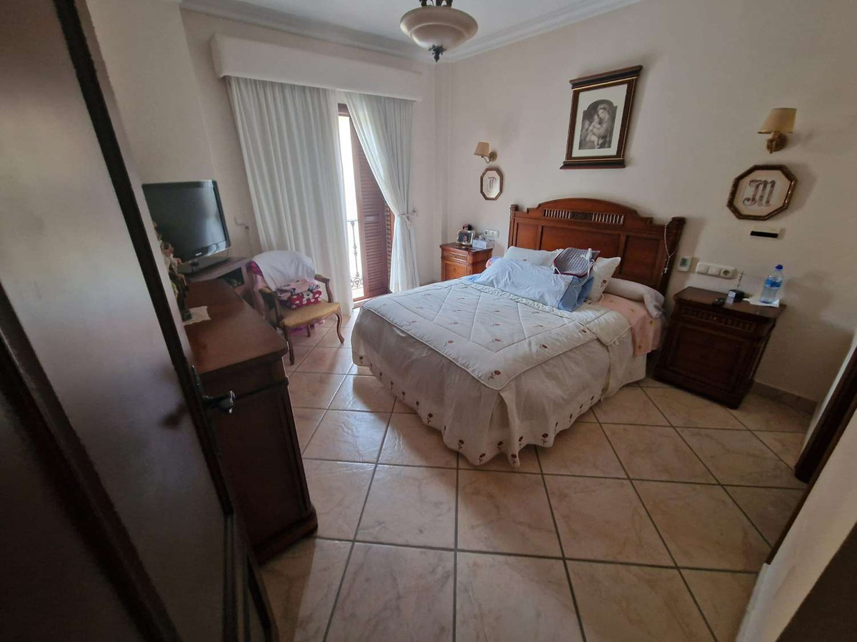 Se vende Villa - Chalet de 5 dormitorios en Costa Del Sol, Málaga, España