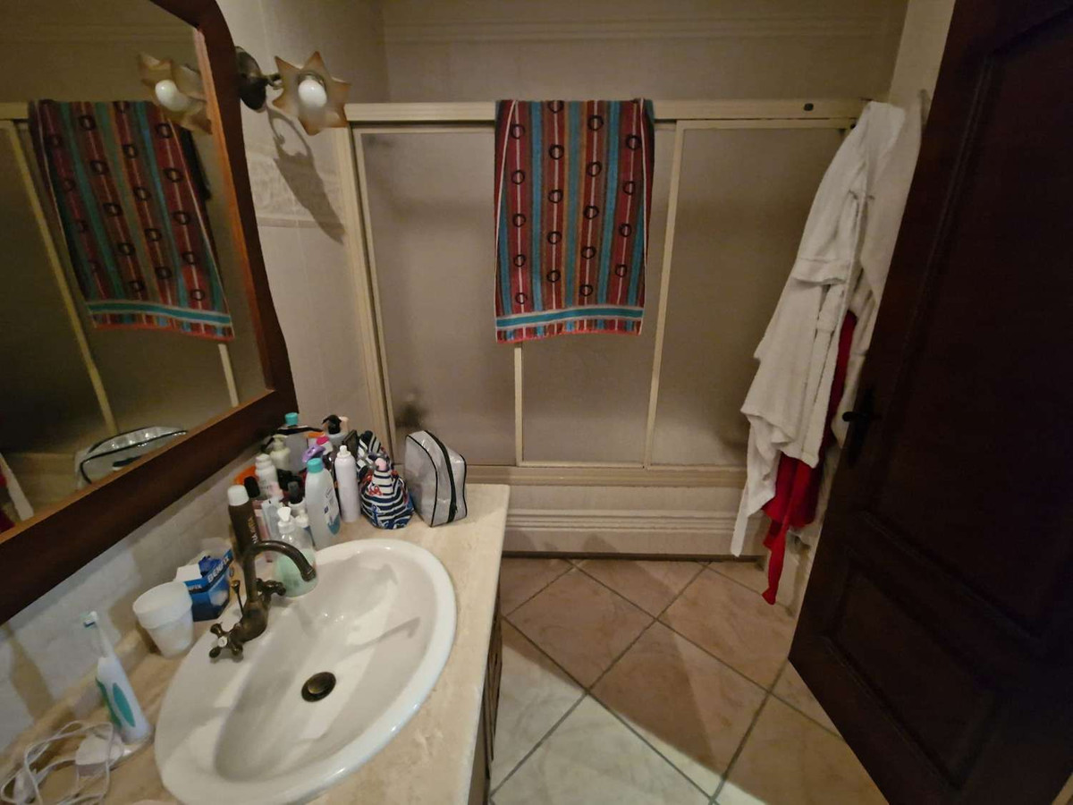 Se vende Villa - Chalet de 5 dormitorios en Costa Del Sol, Málaga, España
