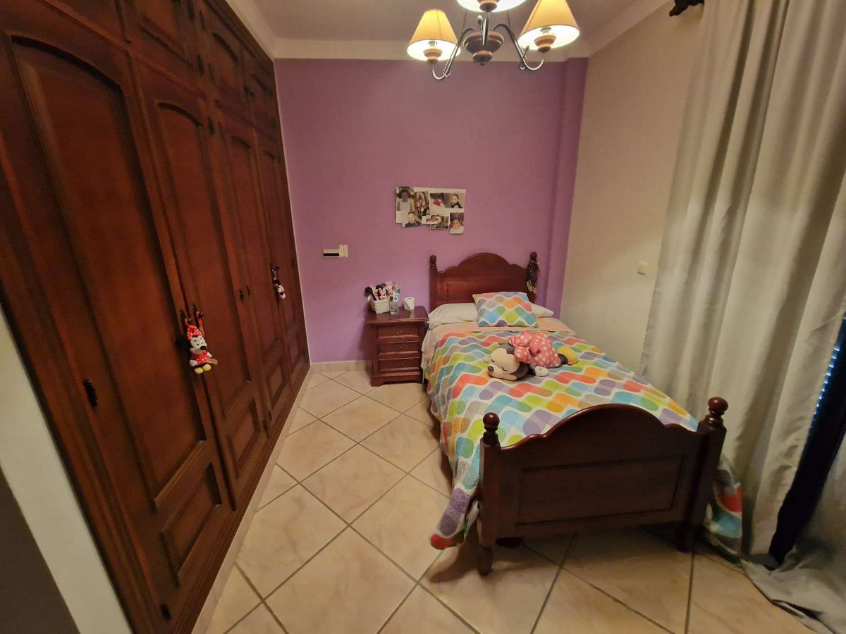 Se vende Villa - Chalet de 5 dormitorios en Costa Del Sol, Málaga, España