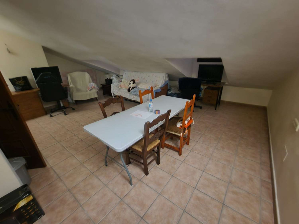 Se vende Villa - Chalet de 5 dormitorios en Costa Del Sol, Málaga, España