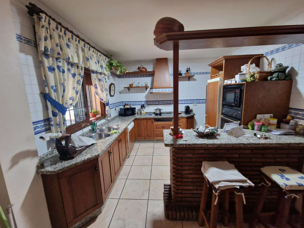Se vende Villa - Chalet de 5 dormitorios en Costa Del Sol, Málaga, España