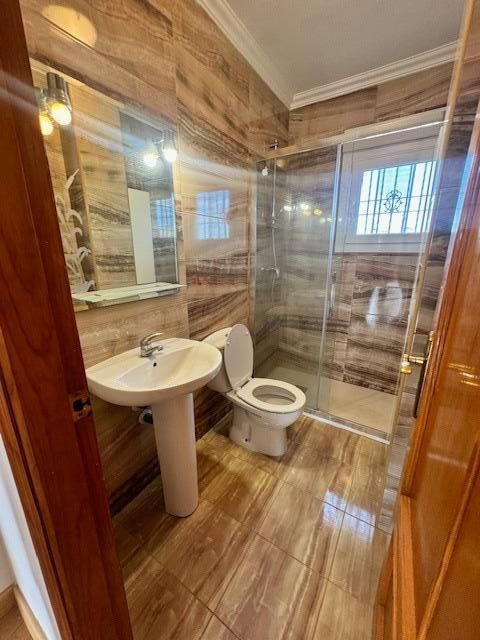 Se vende Bungalow de 4 dormitorios en Costa Blanca, Alicante, España