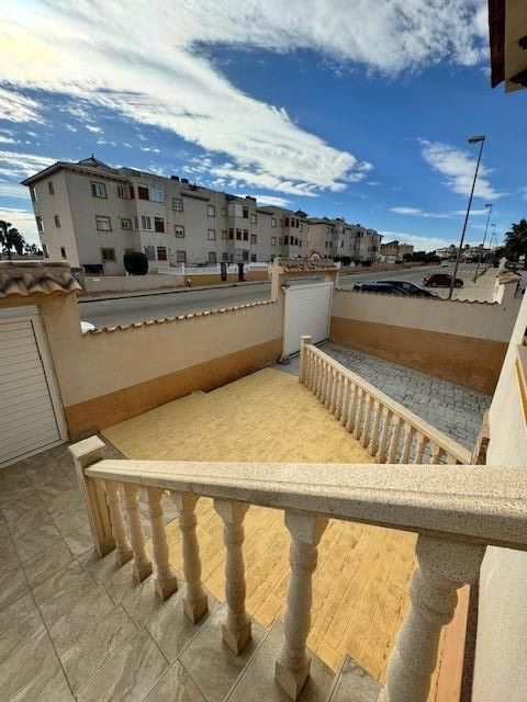 Se vende Bungalow de 4 dormitorios en Costa Blanca, Alicante, España