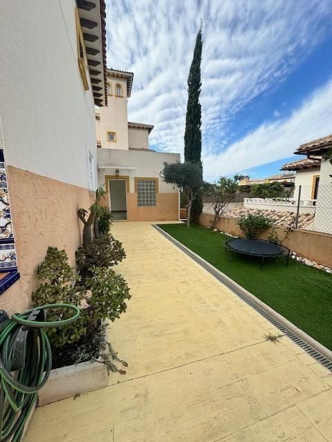 Se vende Bungalow de 4 dormitorios en Costa Blanca, Alicante, España