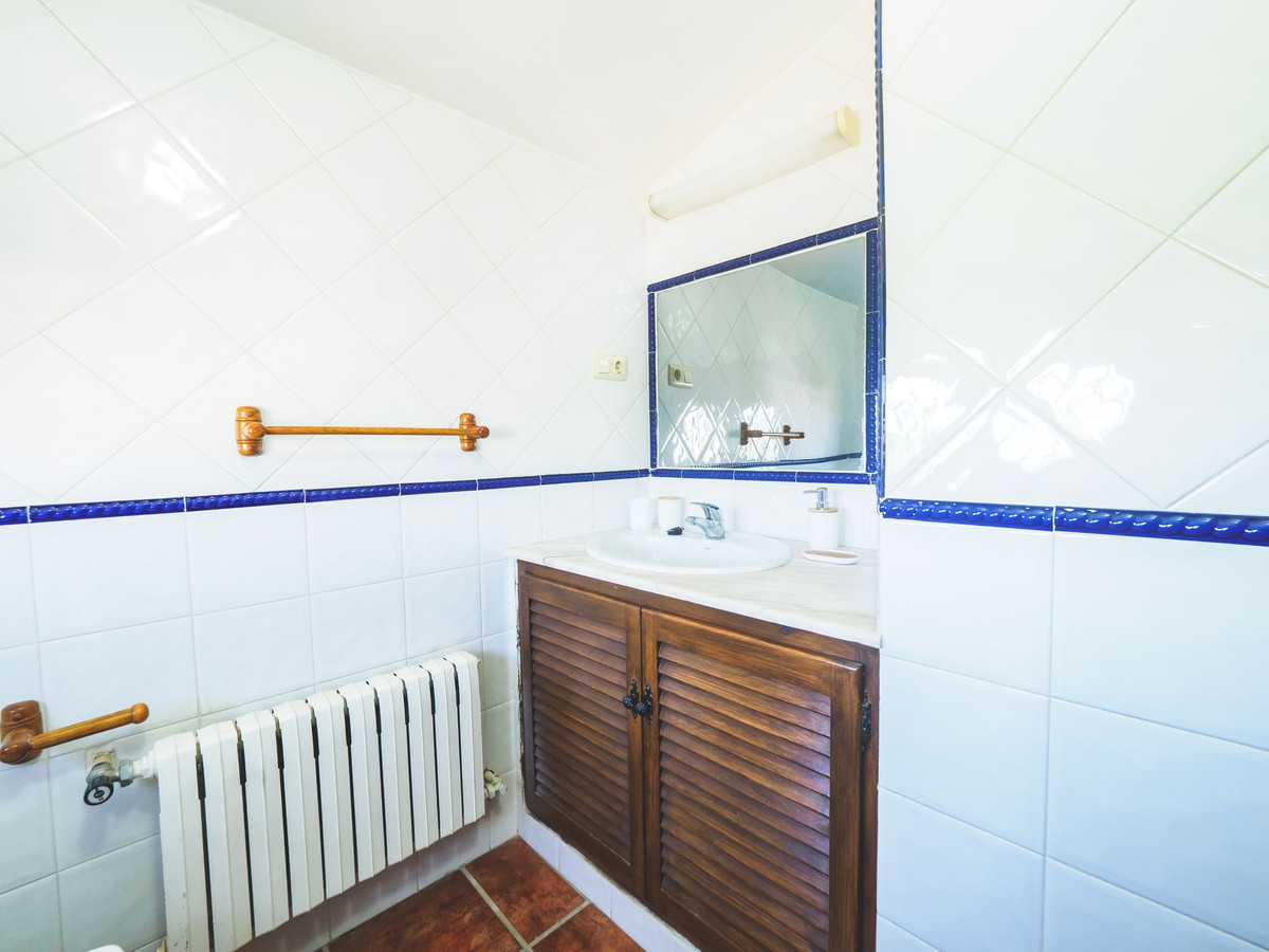 Se vende Casa de Invitados de 5 dormitorios en Costa Del Sol, Málaga, España