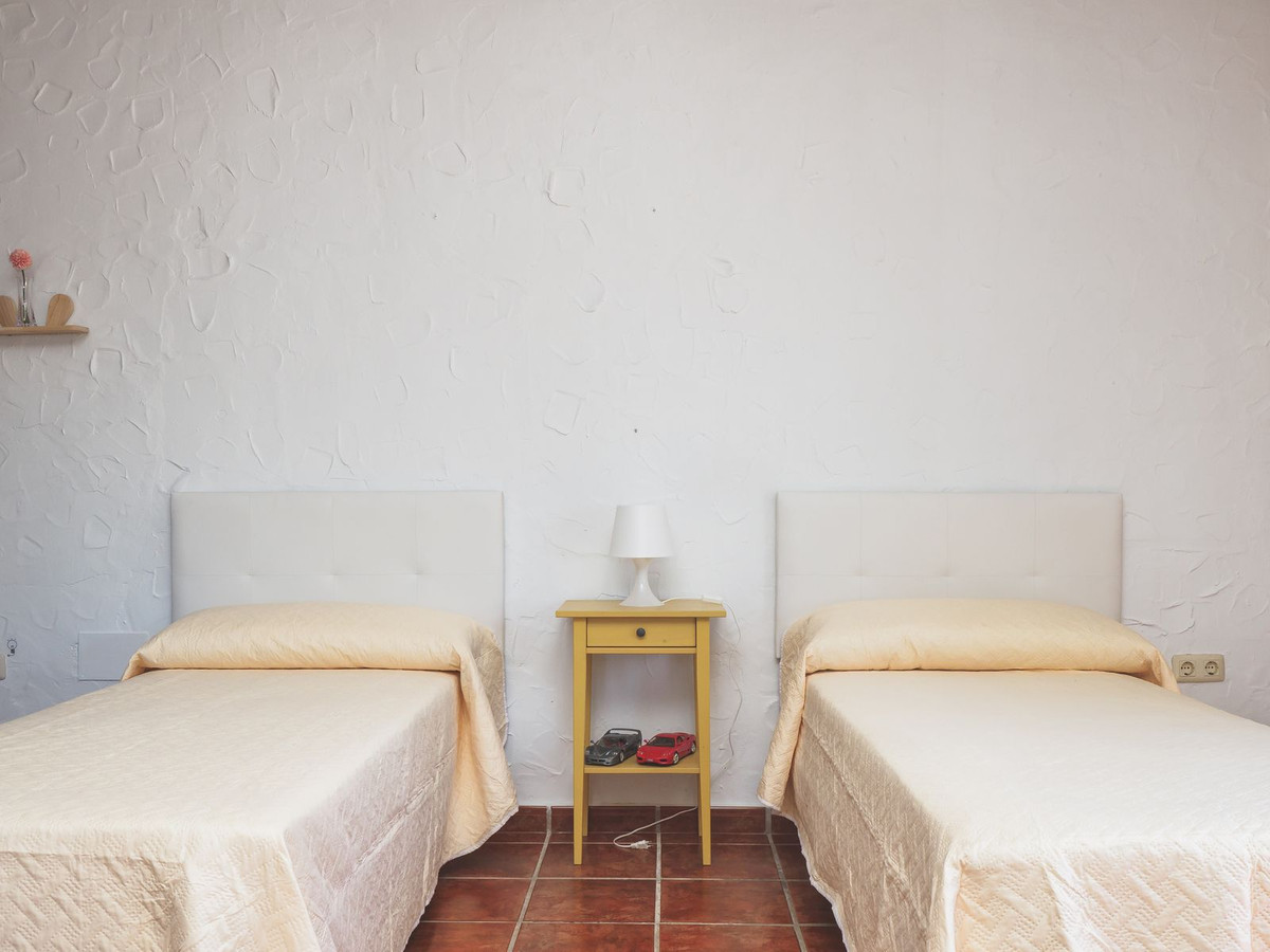 Se vende Casa de Invitados de 5 dormitorios en Costa Del Sol, Málaga, España