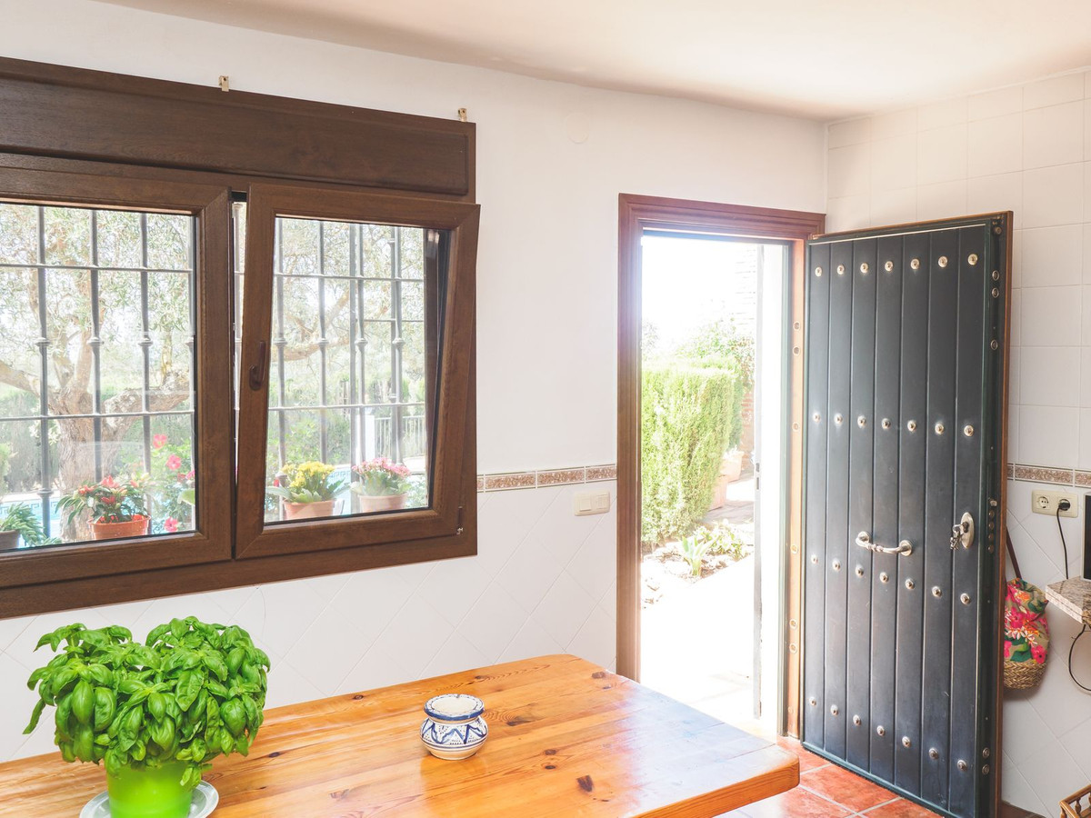 Se vende Casa de Invitados de 5 dormitorios en Costa Del Sol, Málaga, España