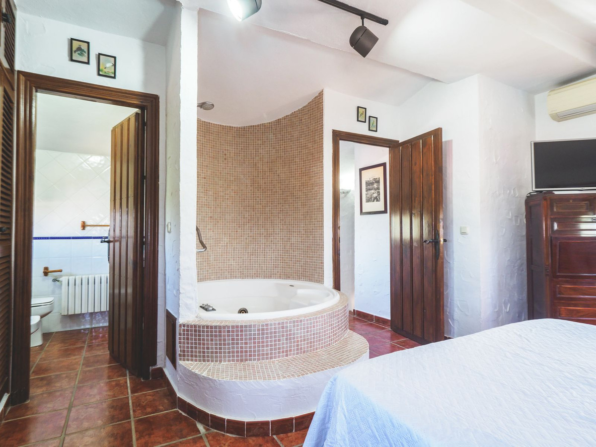Se vende Casa de Invitados de 5 dormitorios en Costa Del Sol, Málaga, España