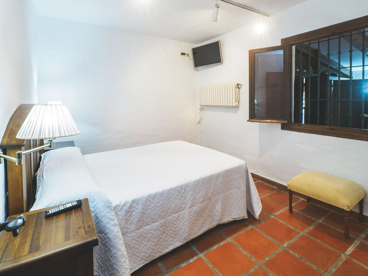 Se vende Casa de Invitados de 5 dormitorios en Costa Del Sol, Málaga, España