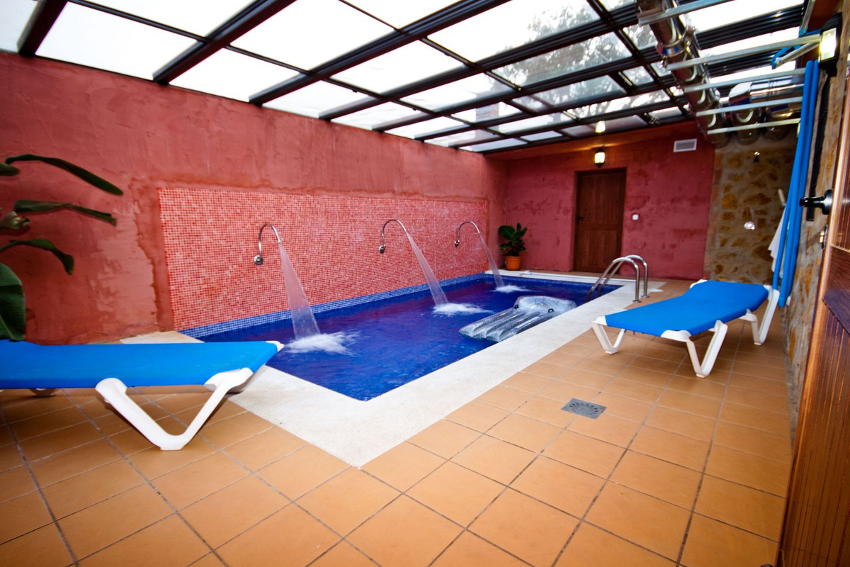 Se vende Casa de Invitados de 5 dormitorios en Costa Del Sol, Málaga, España