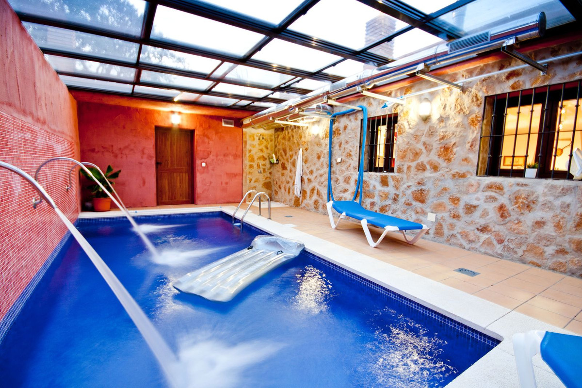 Se vende Casa de Invitados de 5 dormitorios en Costa Del Sol, Málaga, España