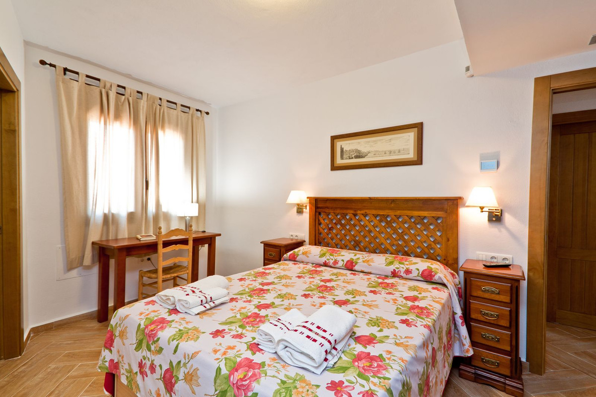 Se vende Casa de Invitados de 5 dormitorios en Costa Del Sol, Málaga, España